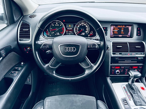 Audi Q7 4 of 5