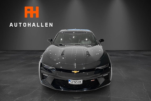 Chevrolet Camaro SS 2 of 5