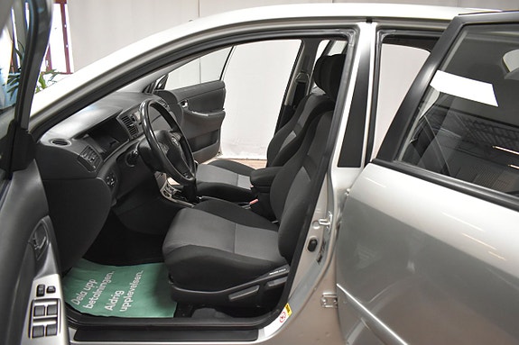 Toyota Corolla 11 of 19