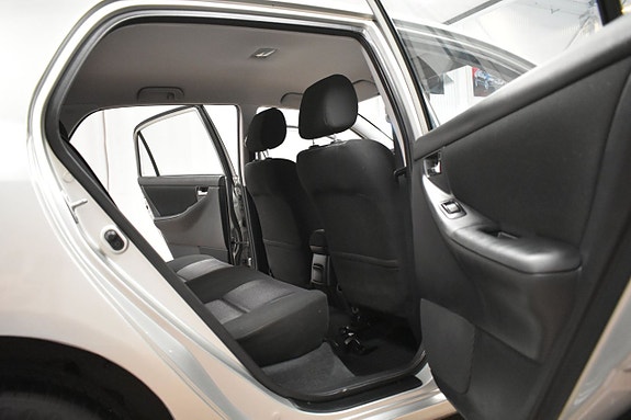Toyota Corolla 14 of 19