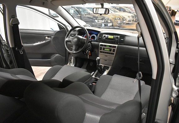 Toyota Corolla 15 of 19