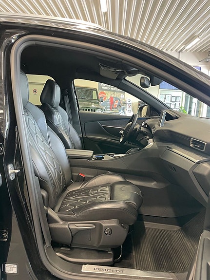Peugeot 3008 10 of 14