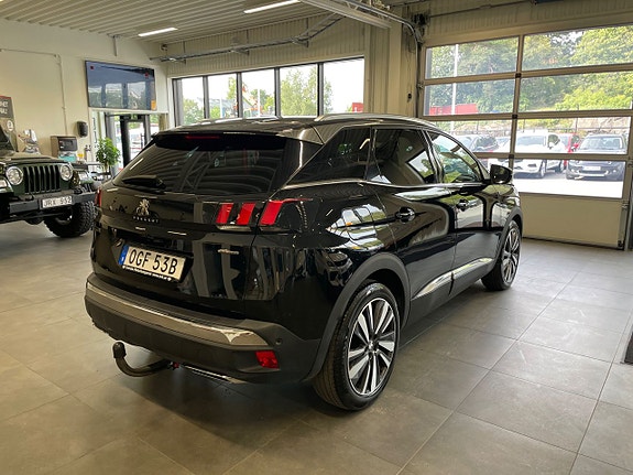 Peugeot 3008 4 of 5
