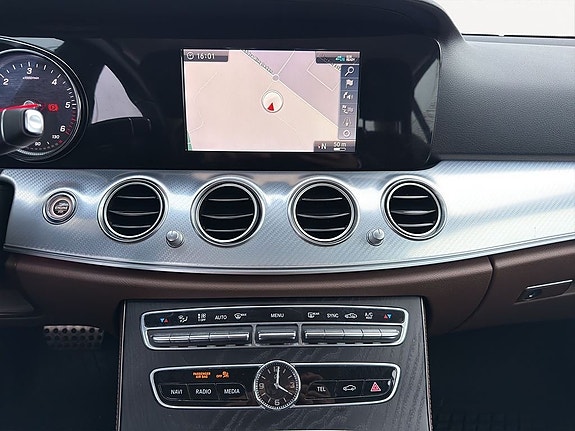 Mercedes-Benz E220 d 13 of 22