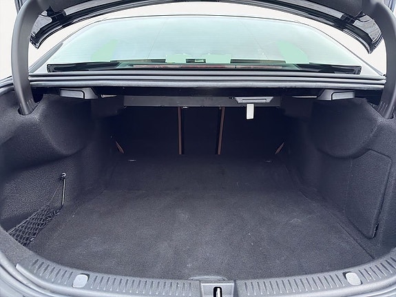 Mercedes-Benz E220 d 22 of 22