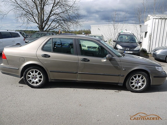 Saab 9-5 4 of 5