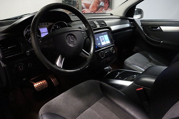 Mercedes-Benz R320 16 of 30