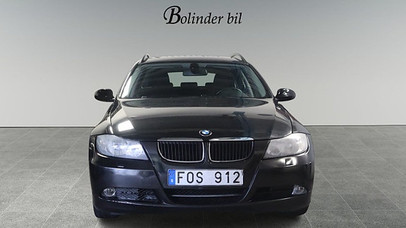 BMW 320 2 of 12