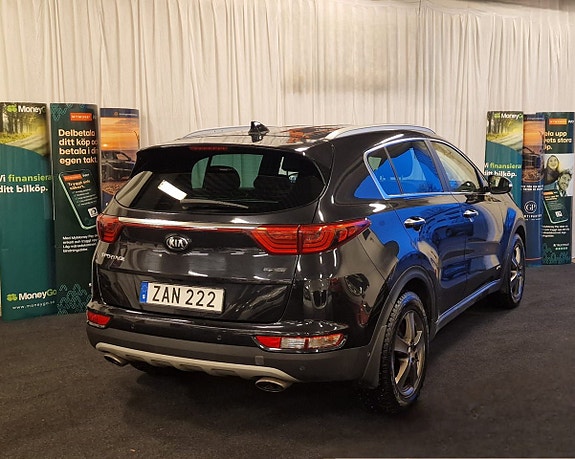 Kia Sportage 2 of 9