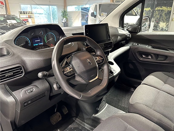 Peugeot e-Partner 3 of 5