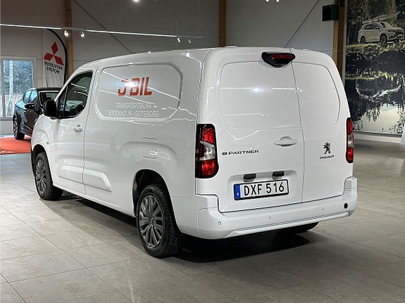 Peugeot e-Partner 2 of 5