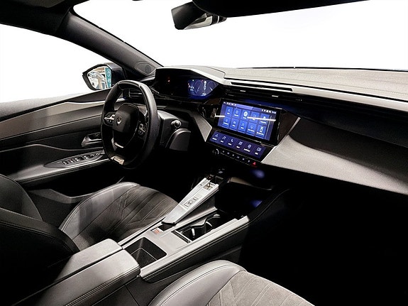 Peugeot 308 SW 13 of 17