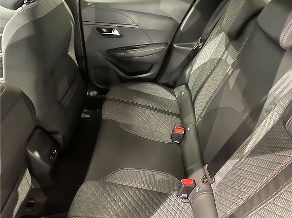 Peugeot 208 7 of 9