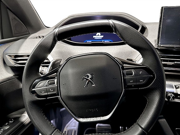 Peugeot 5008 8 of 16