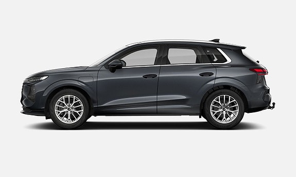 Audi Q3 2 of 5