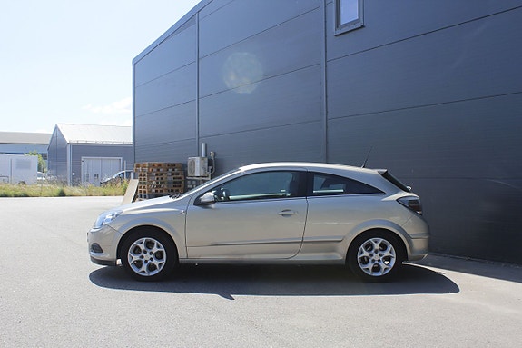 Opel Astra 3 of 5