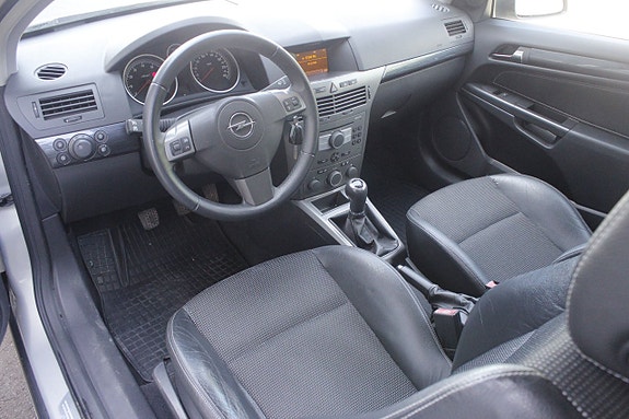 Opel Astra 14 of 18