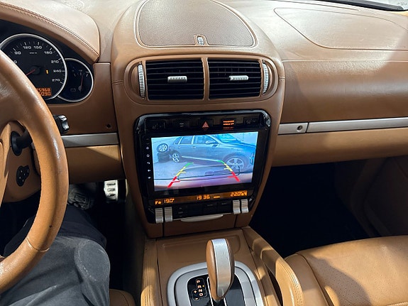 Porsche Cayenne S 15 of 27