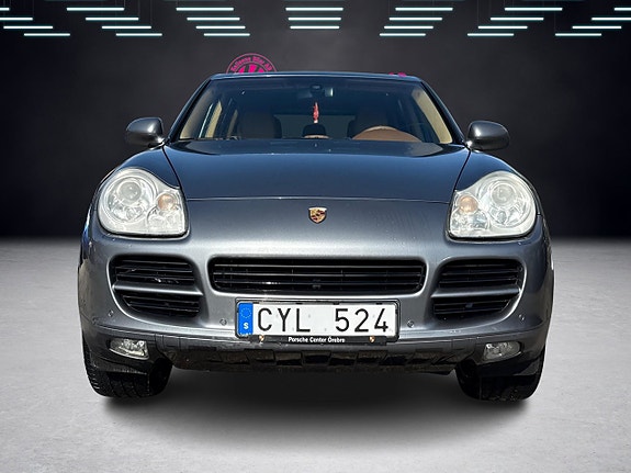 Porsche Cayenne S 6 of 27