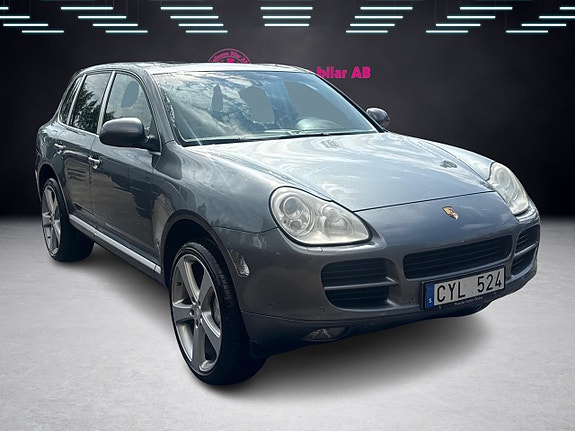 Porsche Cayenne S 2 of 5