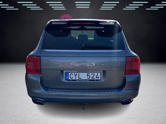 Porsche Cayenne S 9 of 27