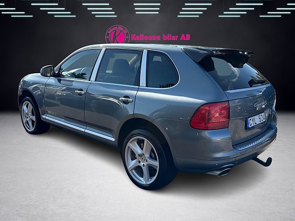 Porsche Cayenne S 11 of 27