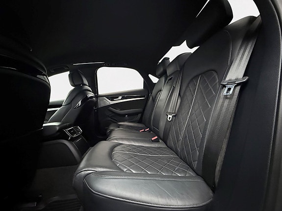 Audi A8 14 of 27