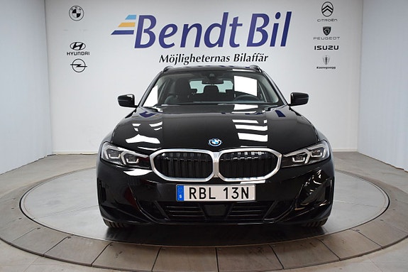 BMW 330e 8 of 22