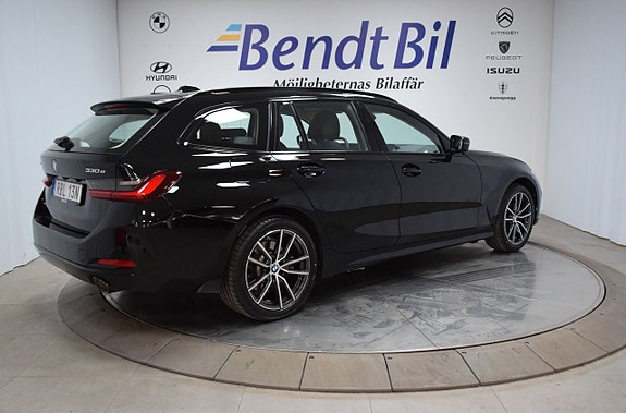BMW 330e 16 of 22