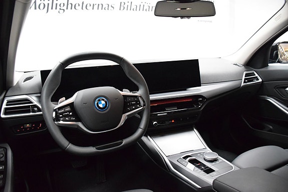 BMW 330e 3 of 22