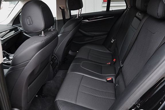BMW 530i 11 of 15