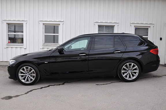 BMW 530i 3 of 5