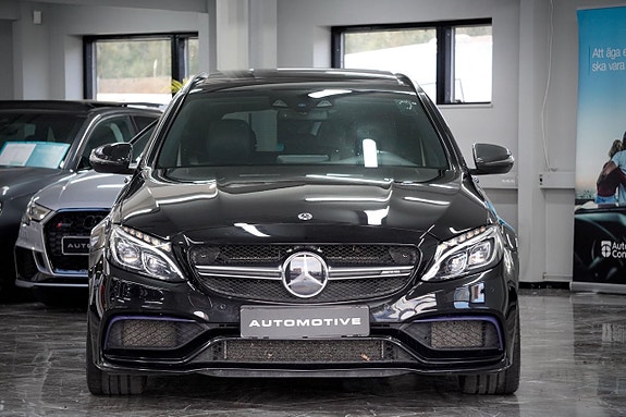 Mercedes-Benz C63 2 of 26
