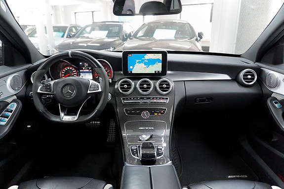 Mercedes-Benz C63 12 of 26