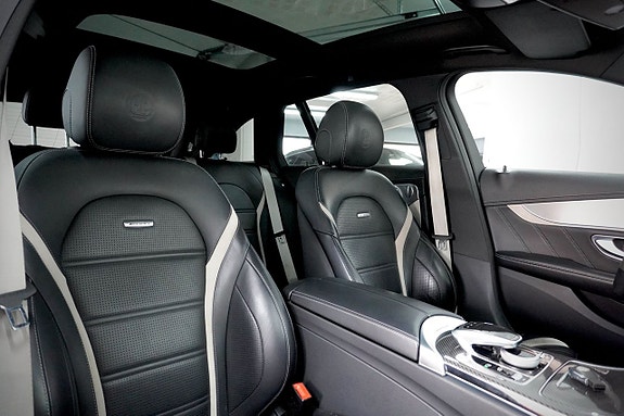 Mercedes-Benz C63 10 of 26