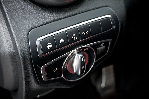 Mercedes-Benz C63 25 of 26