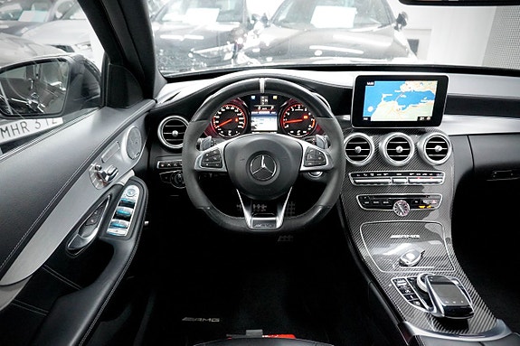 Mercedes-Benz C63 11 of 26