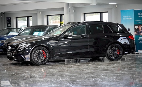 Mercedes-Benz C63 4 of 26