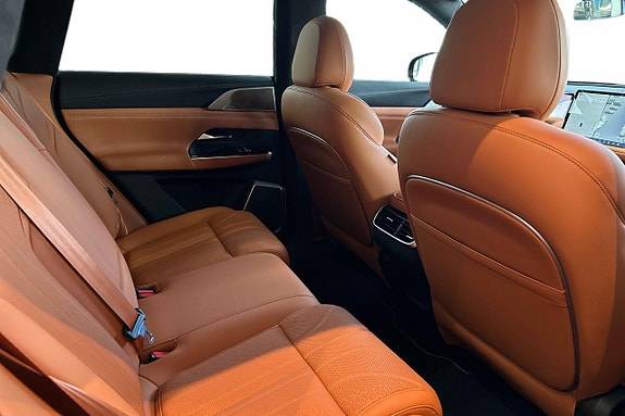 XPeng G9 11 of 17