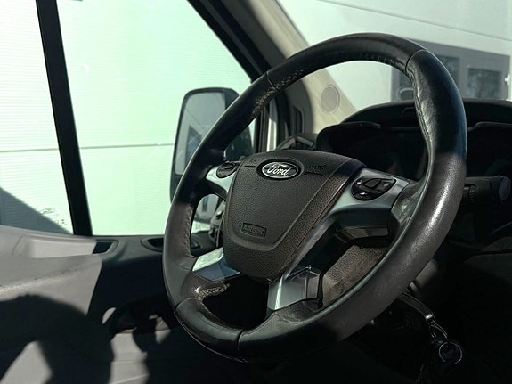 Ford Transit 10 of 12