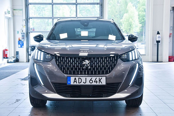 Peugeot 2008 2 of 5