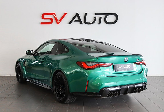 BMW M4 4 of 5