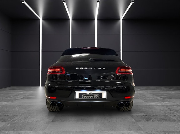 Porsche Macan S 5 of 27