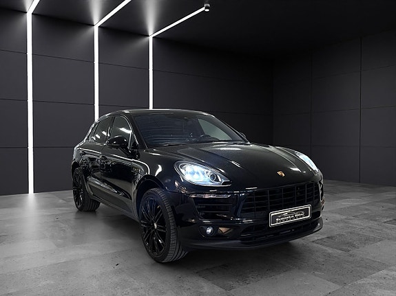 Porsche Macan S 4 of 27