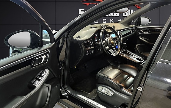 Porsche Macan S 10 of 27