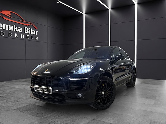 Porsche Macan S 2 of 27