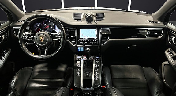 Porsche Macan S 11 of 27