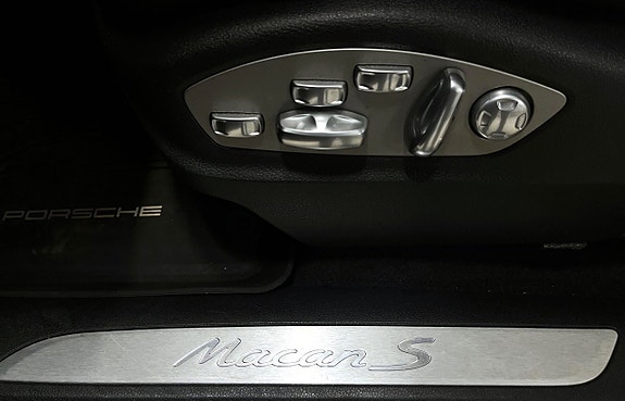 Porsche Macan S 22 of 27
