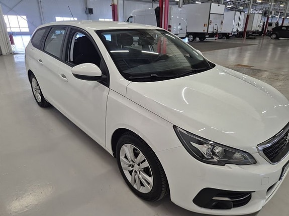 Peugeot 308 3 of 5