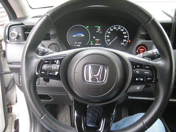 Honda HR-V 13 of 16